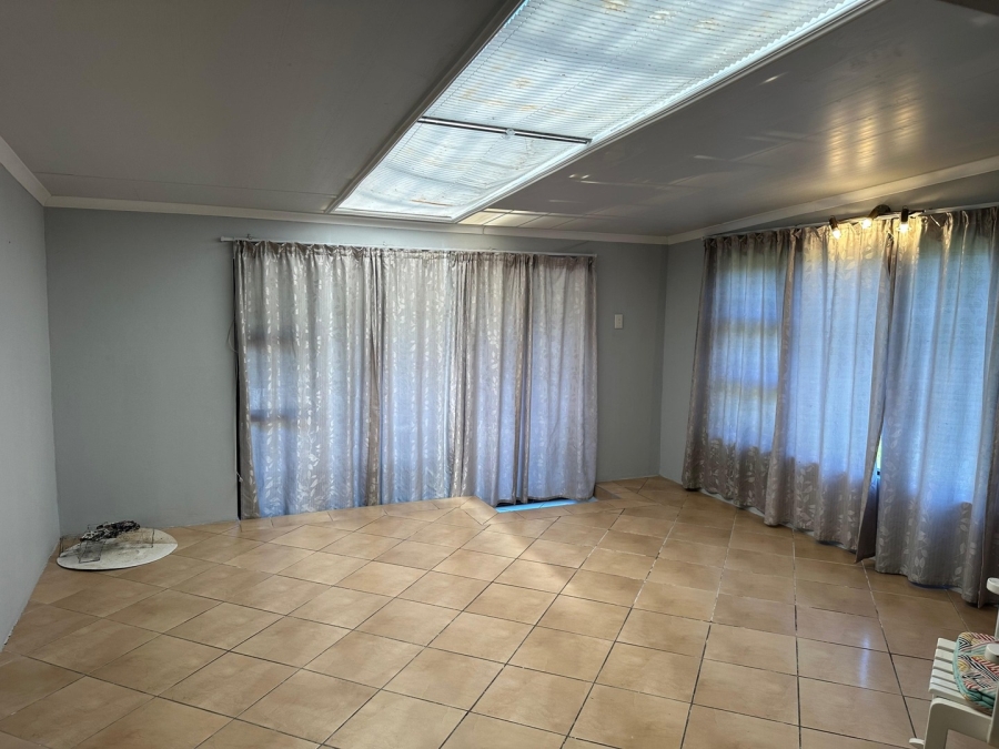 4 Bedroom Property for Sale in Sunrise On Sea Eastern Cape